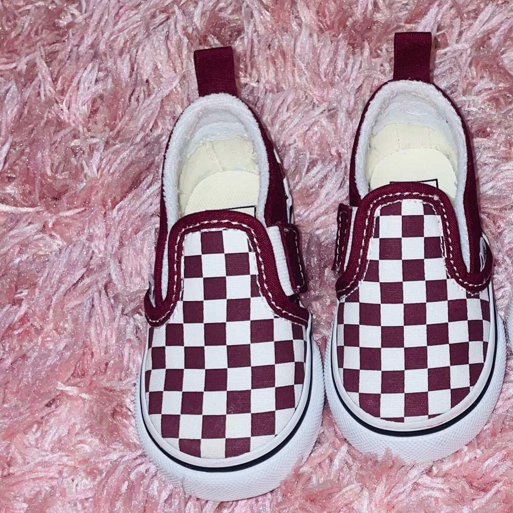 Toddler Vans Maroon Checkerboard Size 5. EXCELLENT “LIKE NEW” CONDITION.